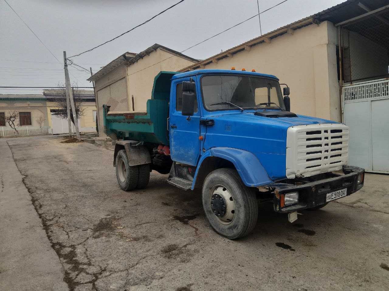 Zil sotiladi yurib turgan