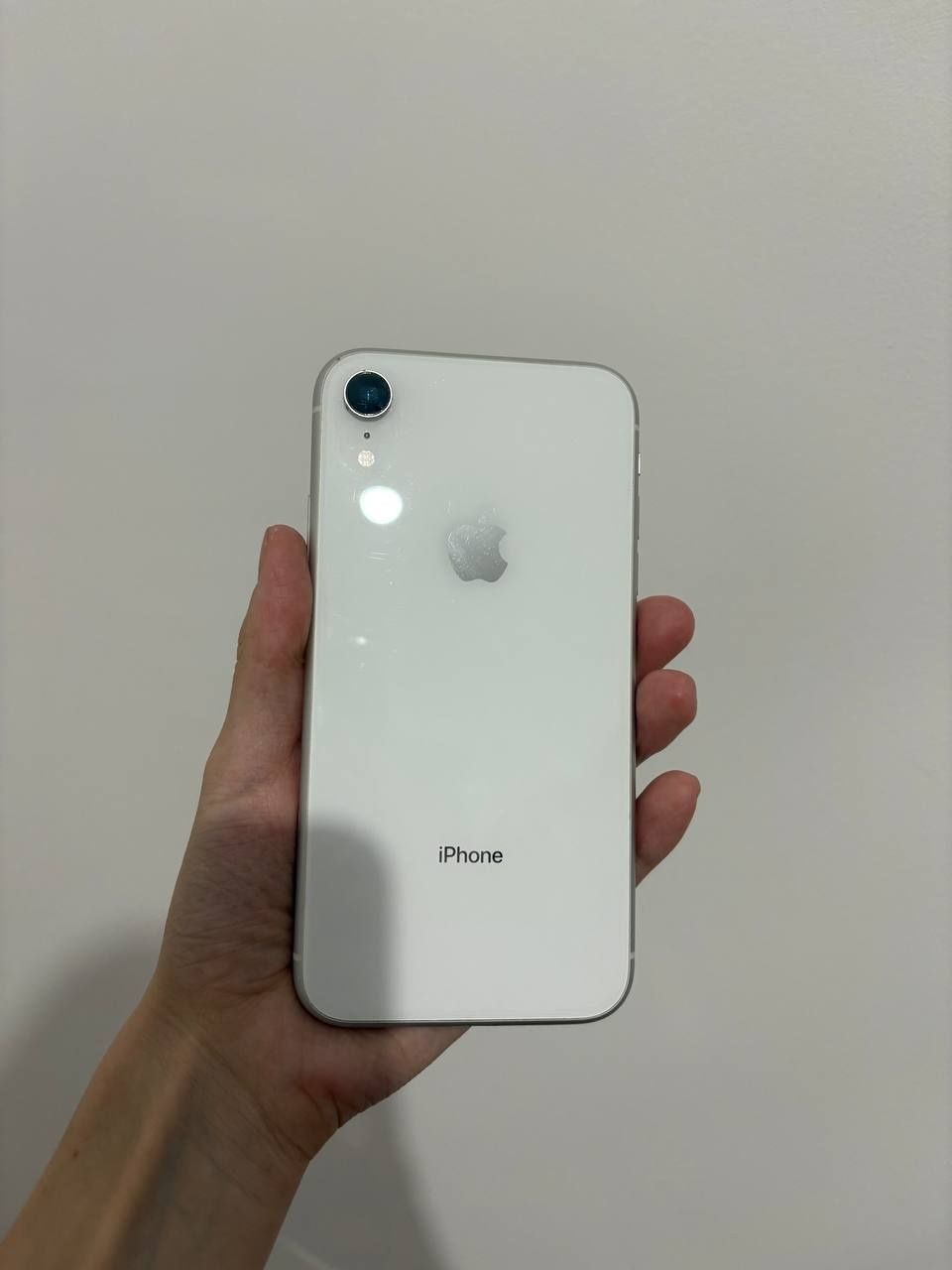 Продается iPhone XR