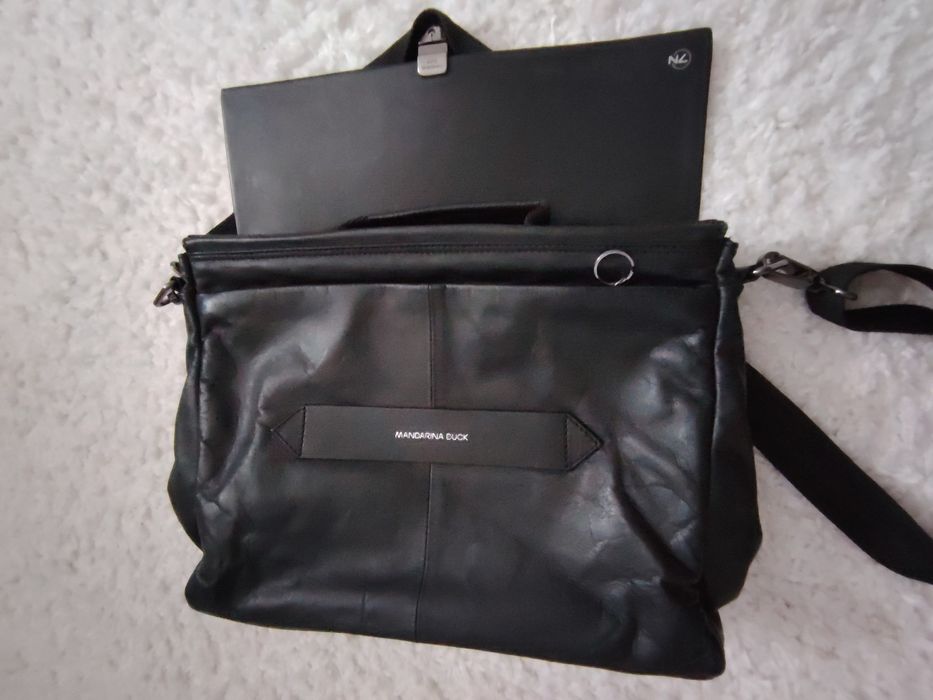 Mandarina Duck geanta laptop de piele unisex