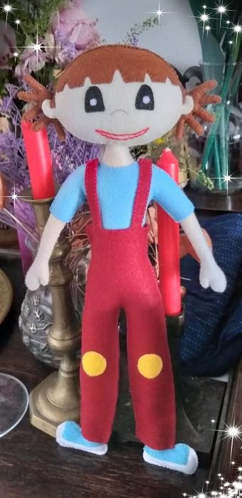 Papusa Lola, personaj pentru copii, handmade din fetru.