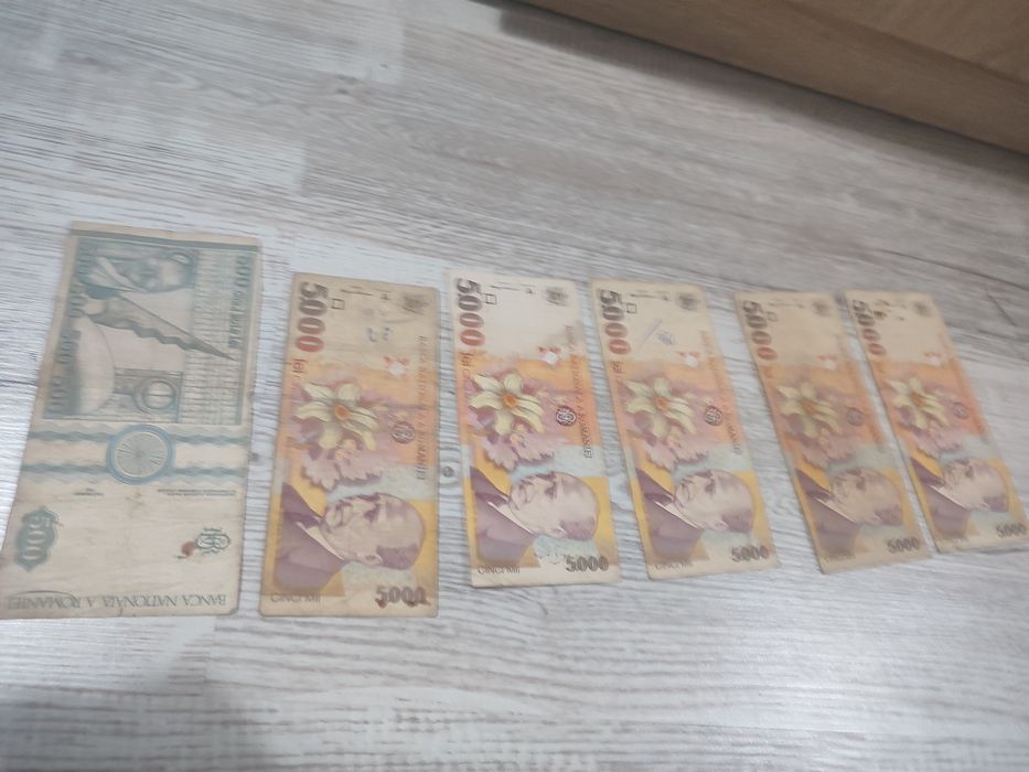 Vând bacnote vechi !!!