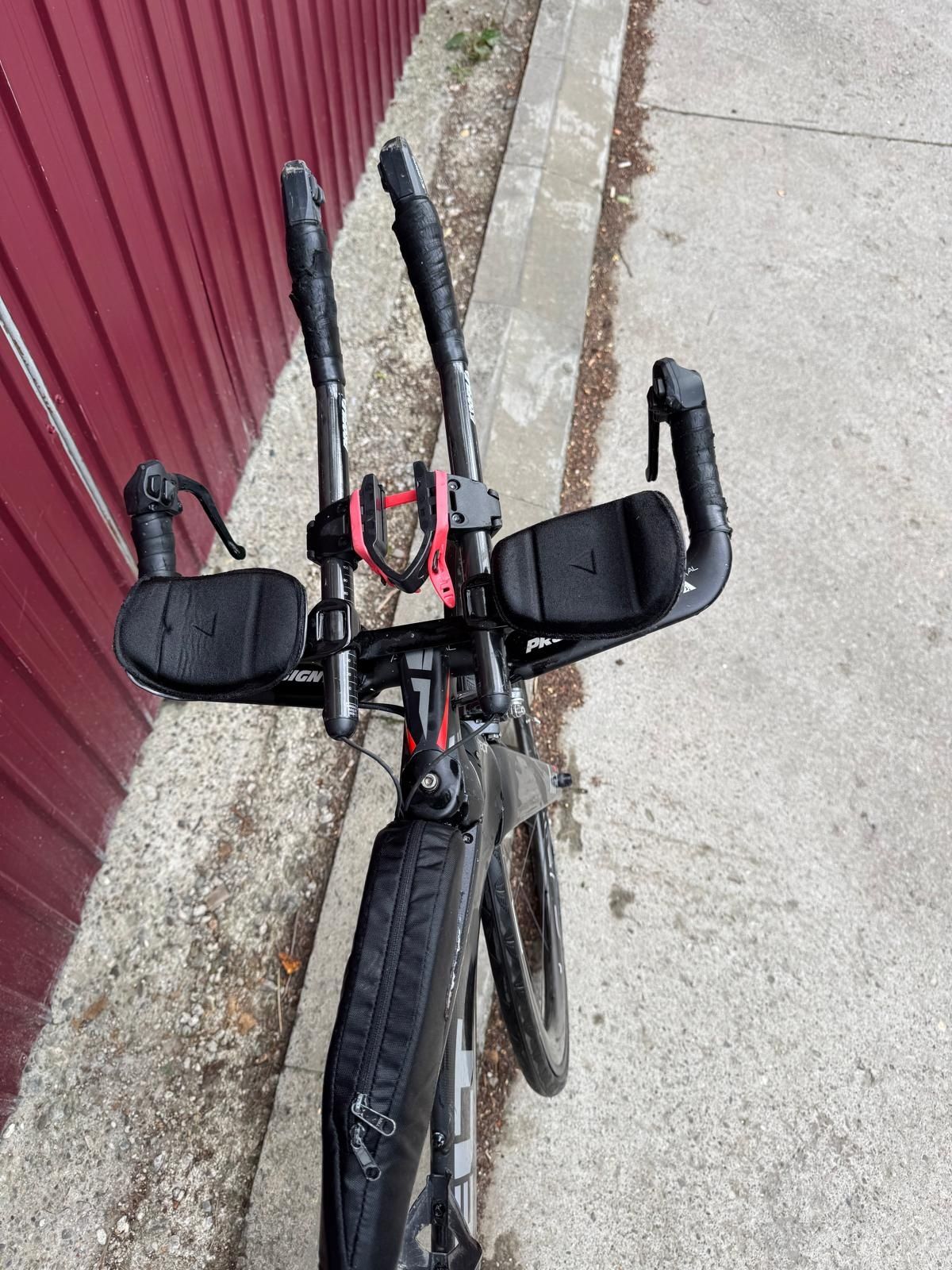 Vând bicicleta pentru TT FELT