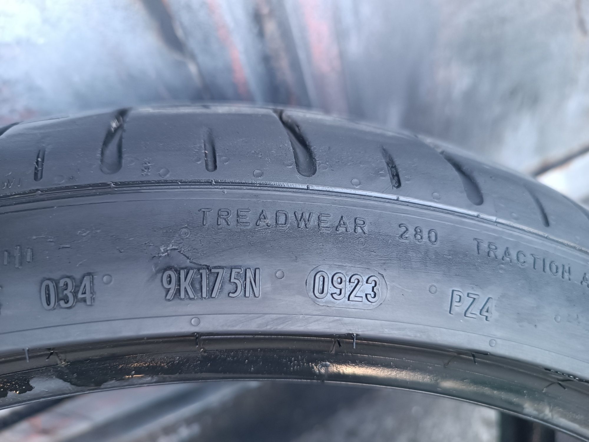 235/35/20 Pirelli Дот 0923