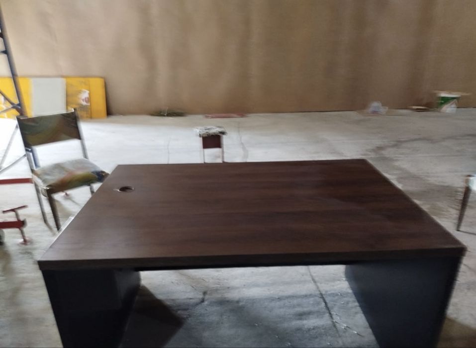 Письменный рабочий офисный стол