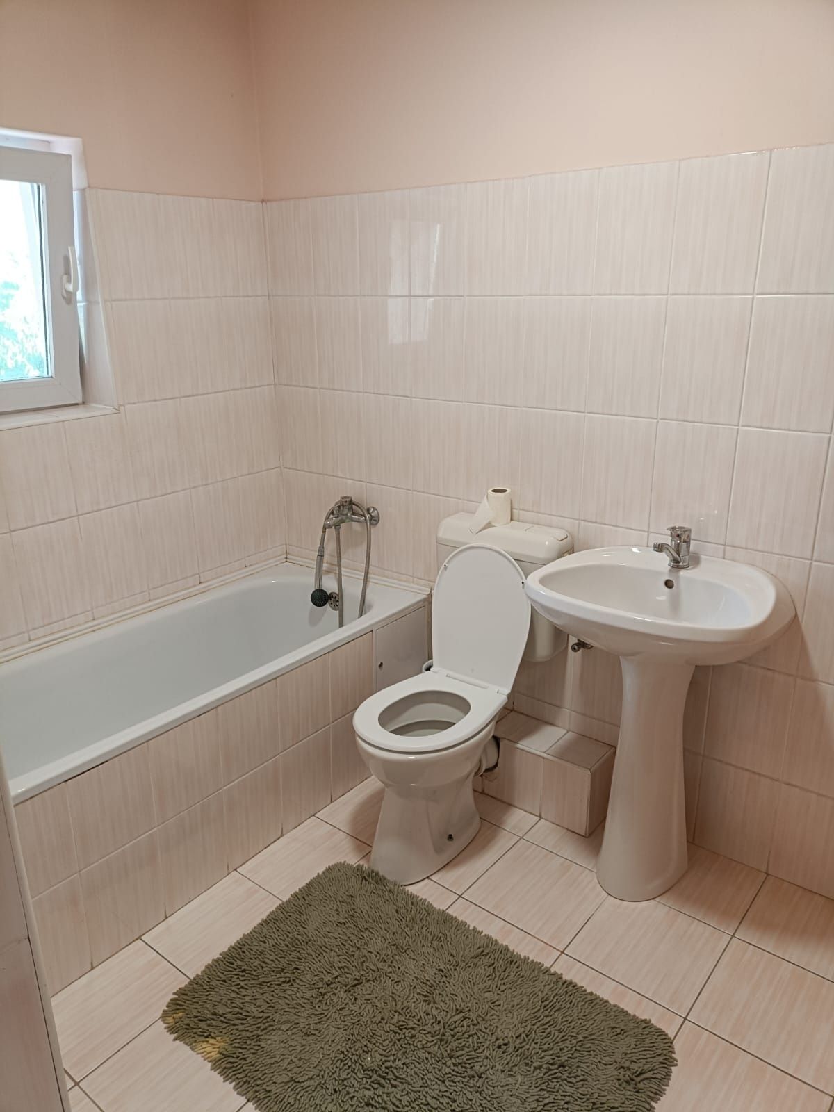 Proprietar, inchiriez casa in Dumbravita