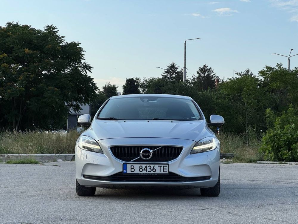 Volvo V40 2.0d D2 Автомат Facelift/Navi/LED Euro6B