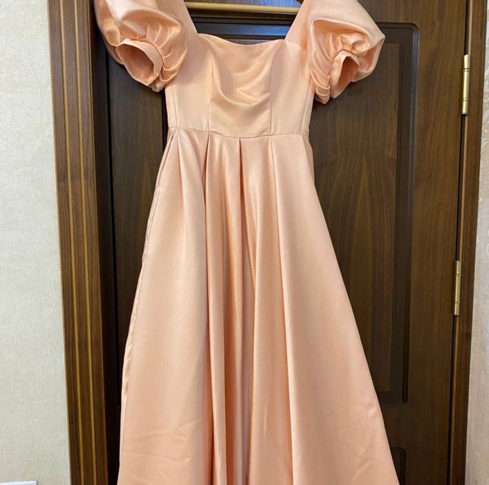 Дизайнерское платье