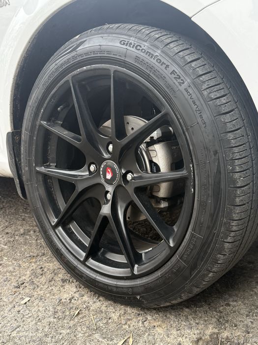 Vossen diska baloni bilan R17 4x114