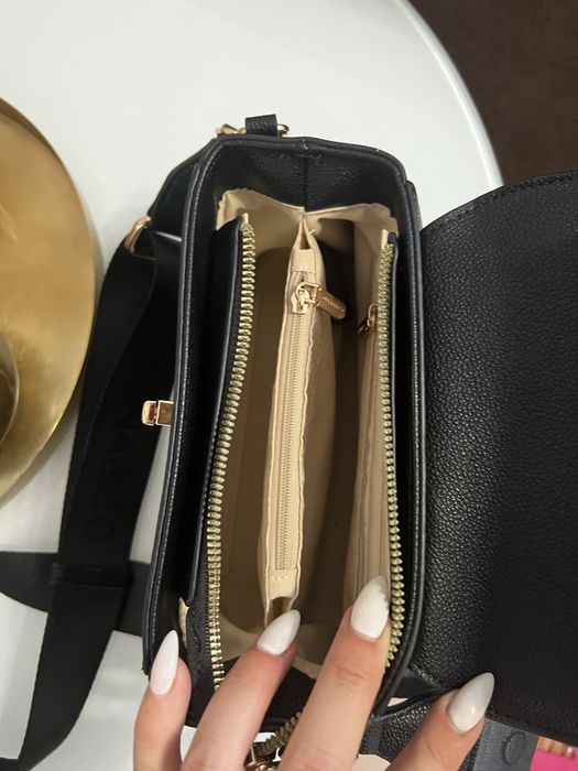 Дамска черна малка чанта