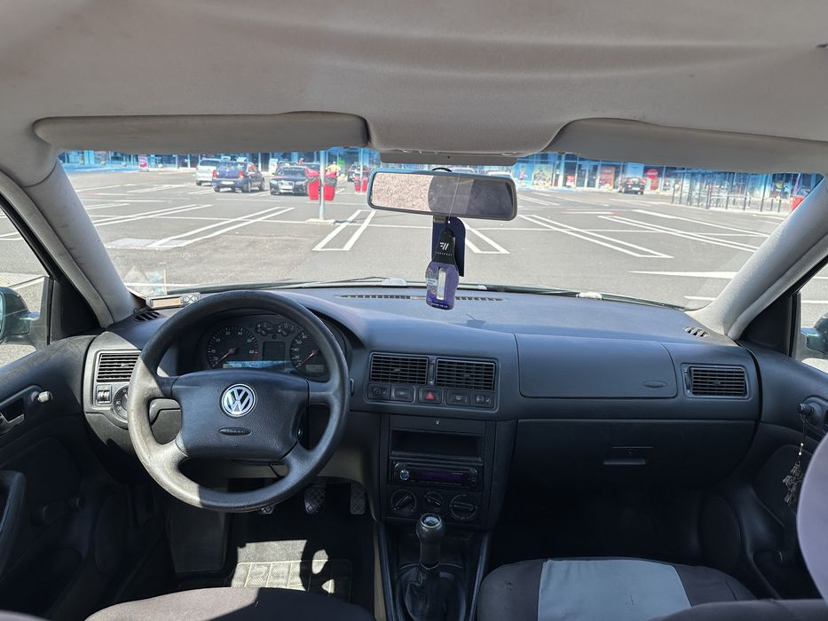 Se vinde VW Golf 4 benzina 1.4 16 V