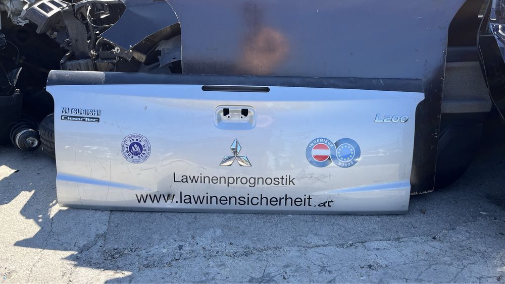2 броя заден капак/врата от багажник пикап Mitsubishi L200 ClearTec