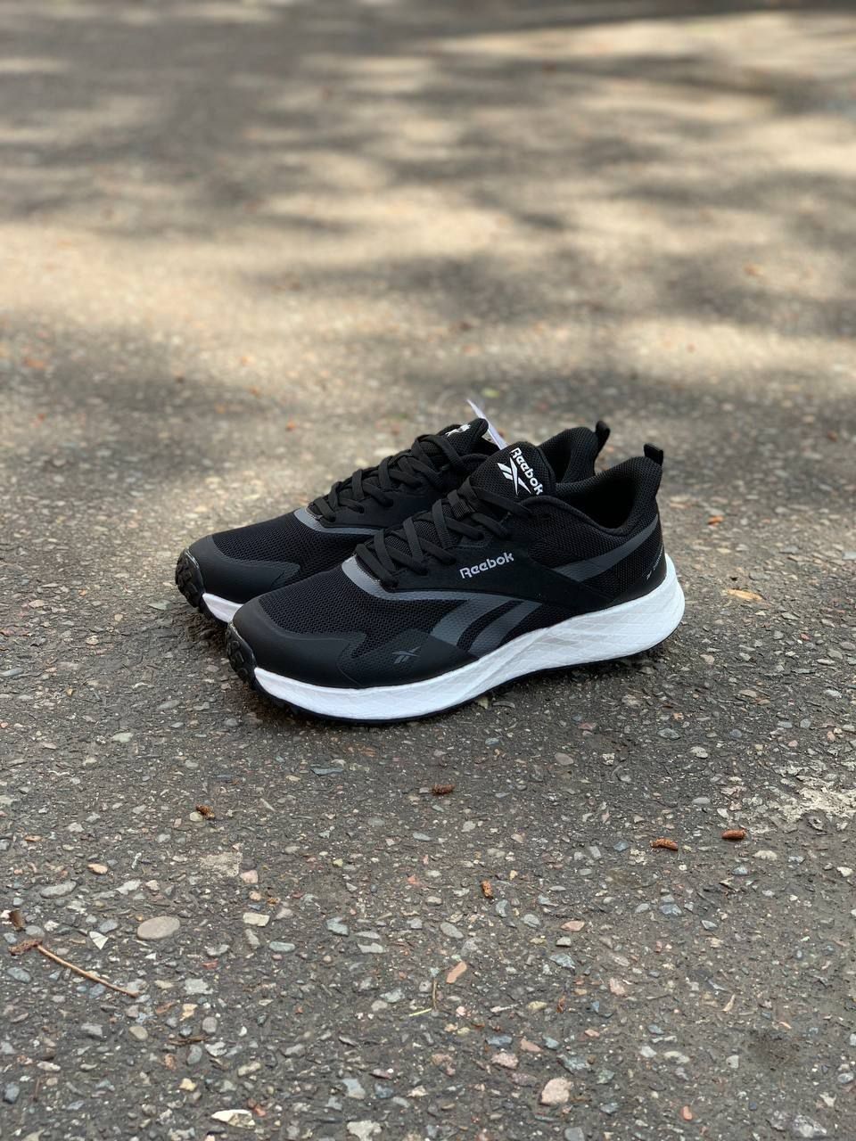 REEBOK BOOST  Classic       .