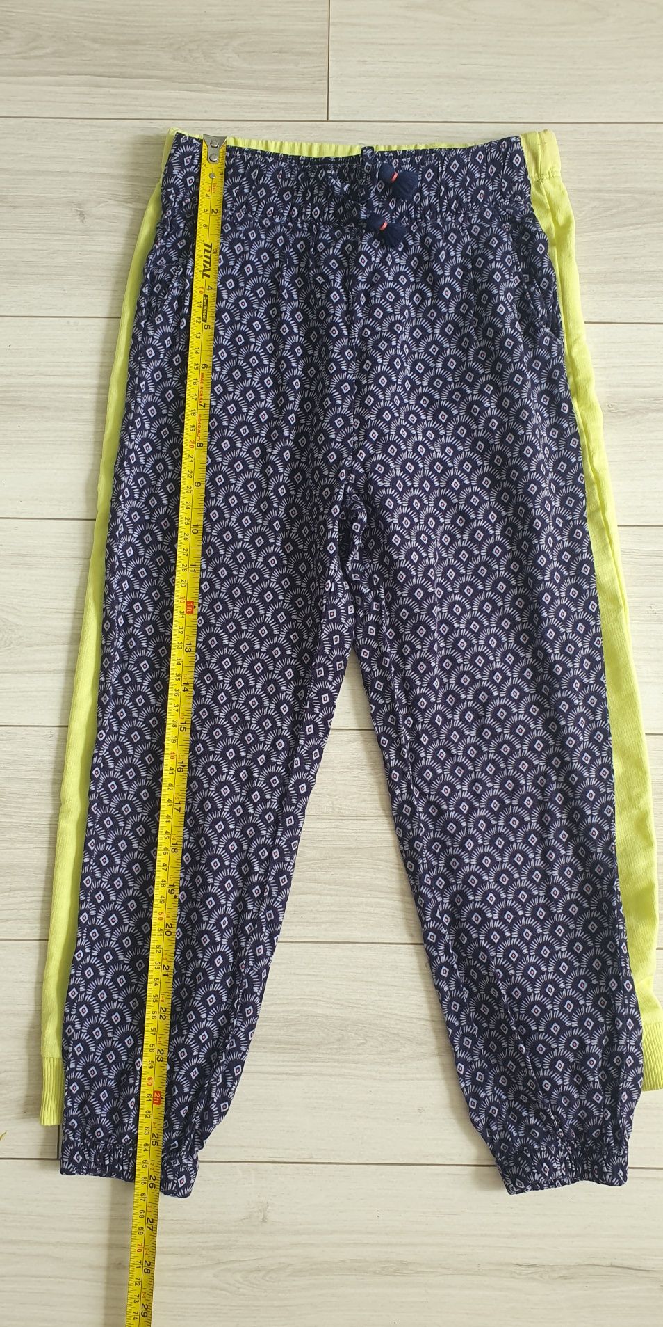Pantaloni subțiri H&M, 5-6 ani, 110-116 cm