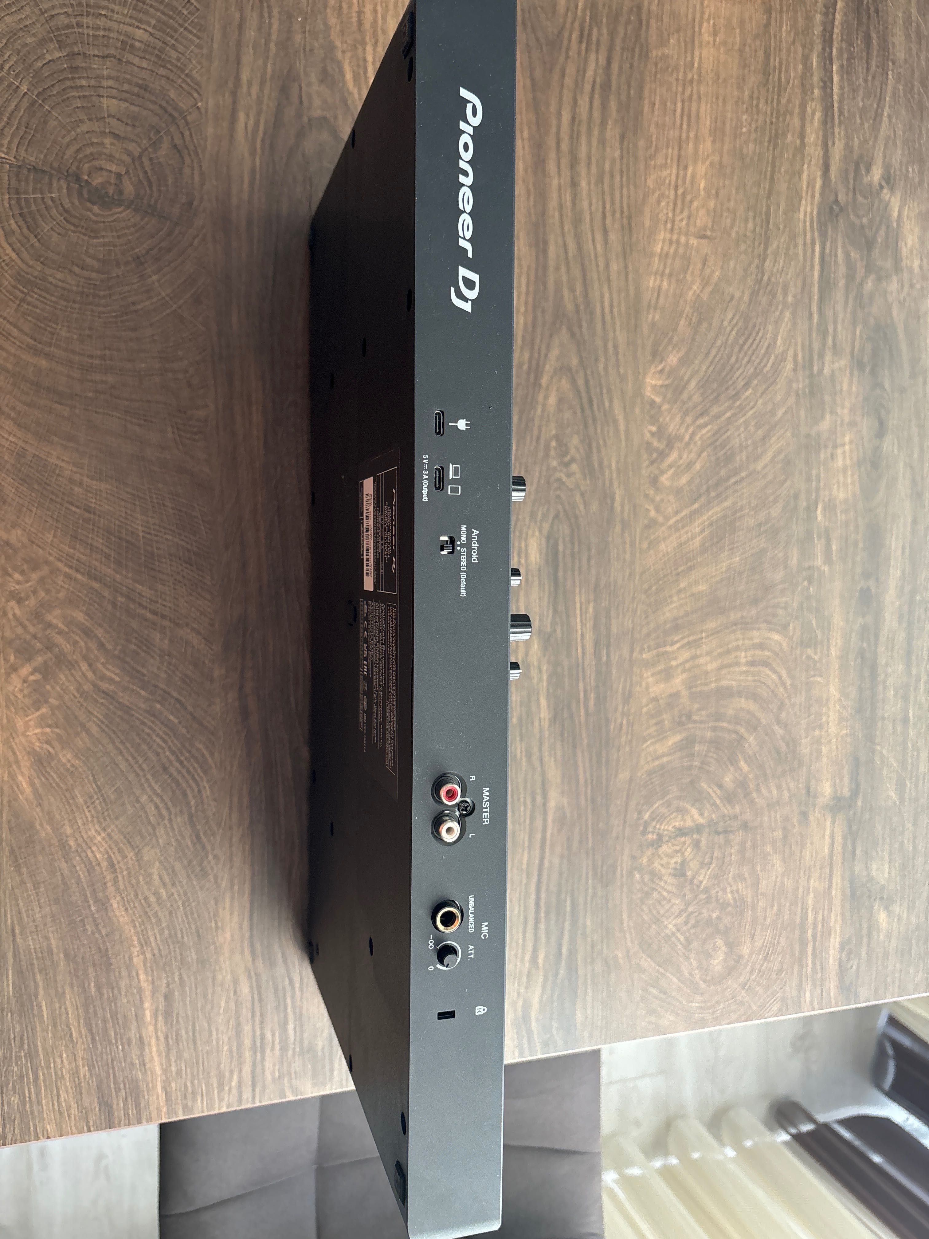 DJ Конзола Pioneer DDJ-Flx400 с кутия + слушалки HDJ-X5