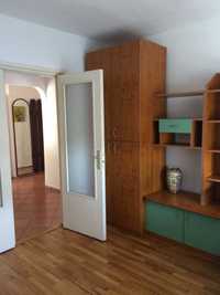 inchiriez apartament 3 camere bld Dacia, decomandat