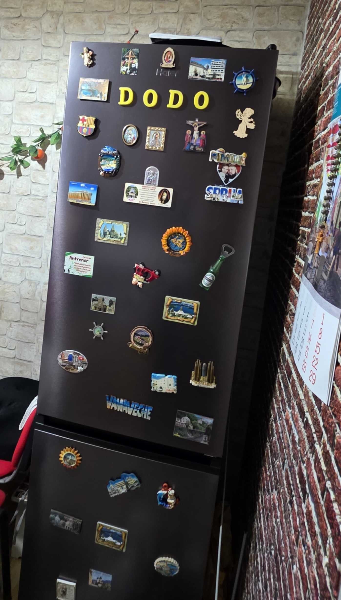 Vând apartament complet mobilat Valea roșie!