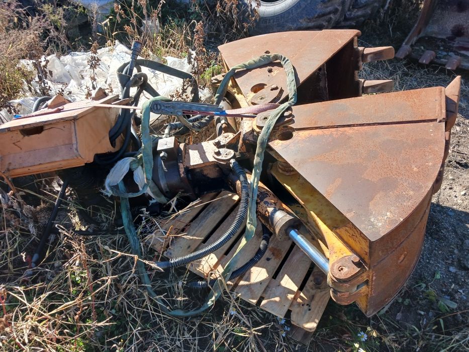 Excavator Case 688B compact