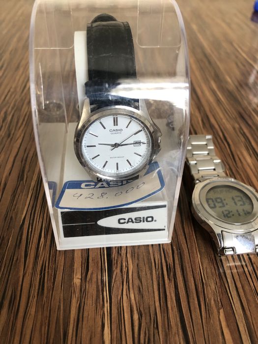 Часы новые цена за обе