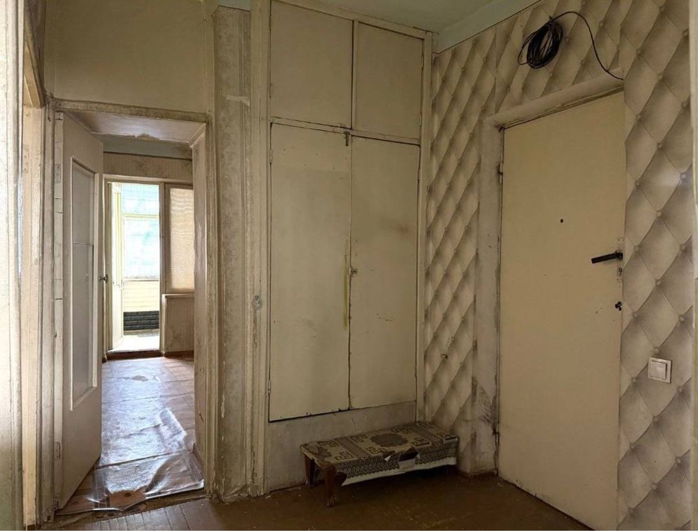 Спочно продаю квартиру 2- ком 60 м2 пер-лан на 3. В Яшнабадском районе