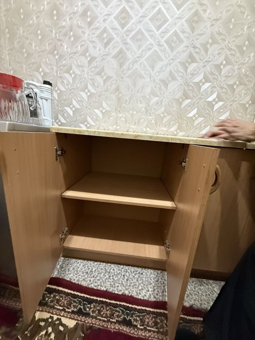Oshxona shkafi sotiladi