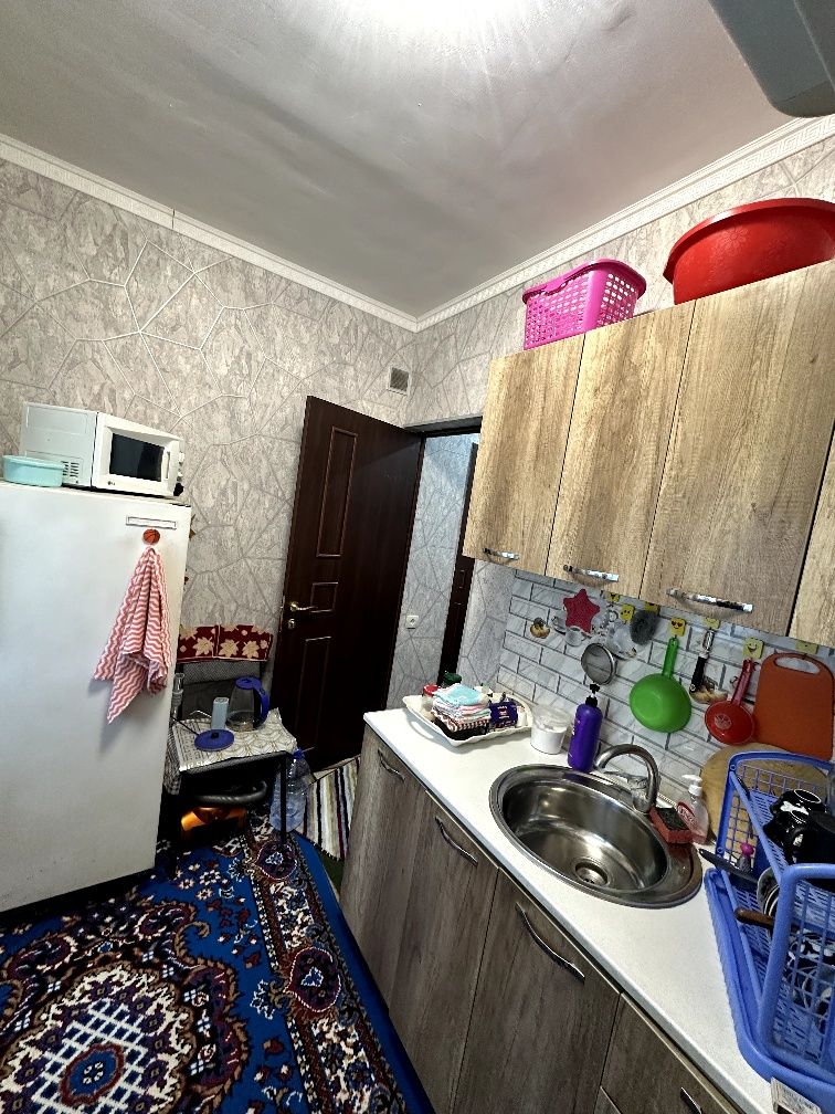 Yangi remontli , yangi ko'p qavatli uylardan 1xonali uy sotiladi.