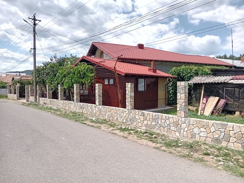 Pavaj din piatra naturala poligonala