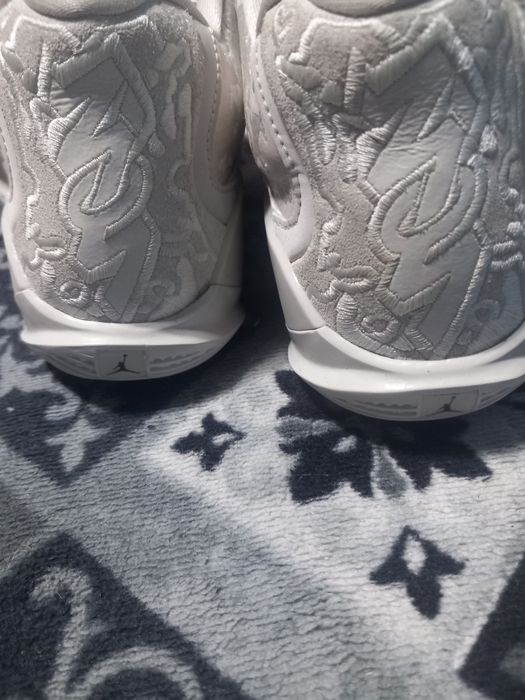 Vând jordan barbati  ZION 3