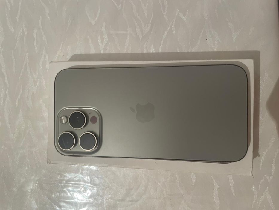 Iphone 16 pro max 256 E sim