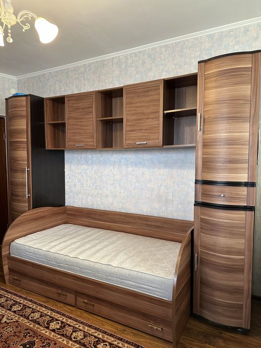 Продам мебель в спальню подростковая