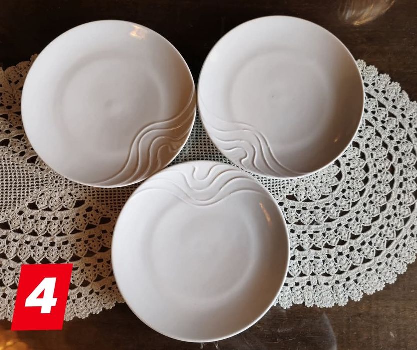 Битови домашни чинии и купички