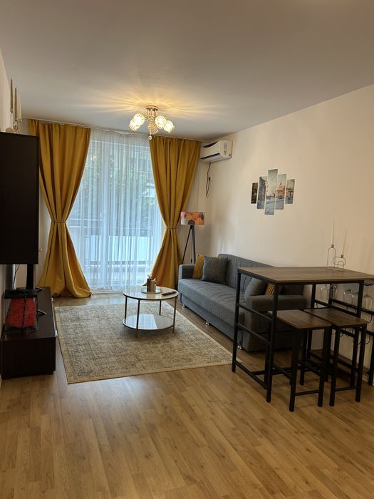 Inchiriez apartament