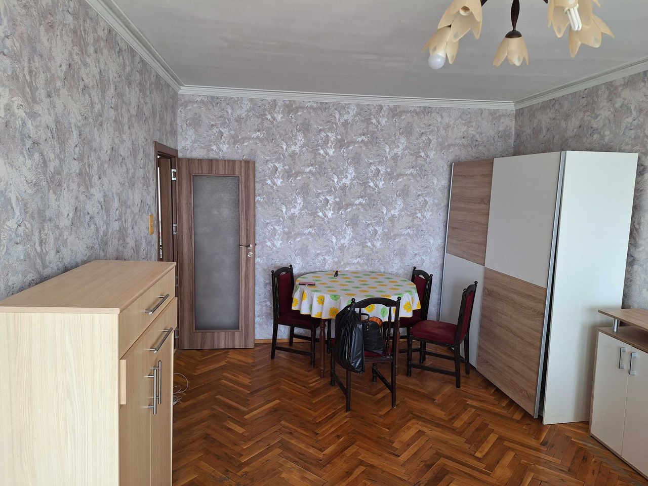Дава се под наем  в София, Толстой - 30 кв.м за 225 € - Снимка #2
