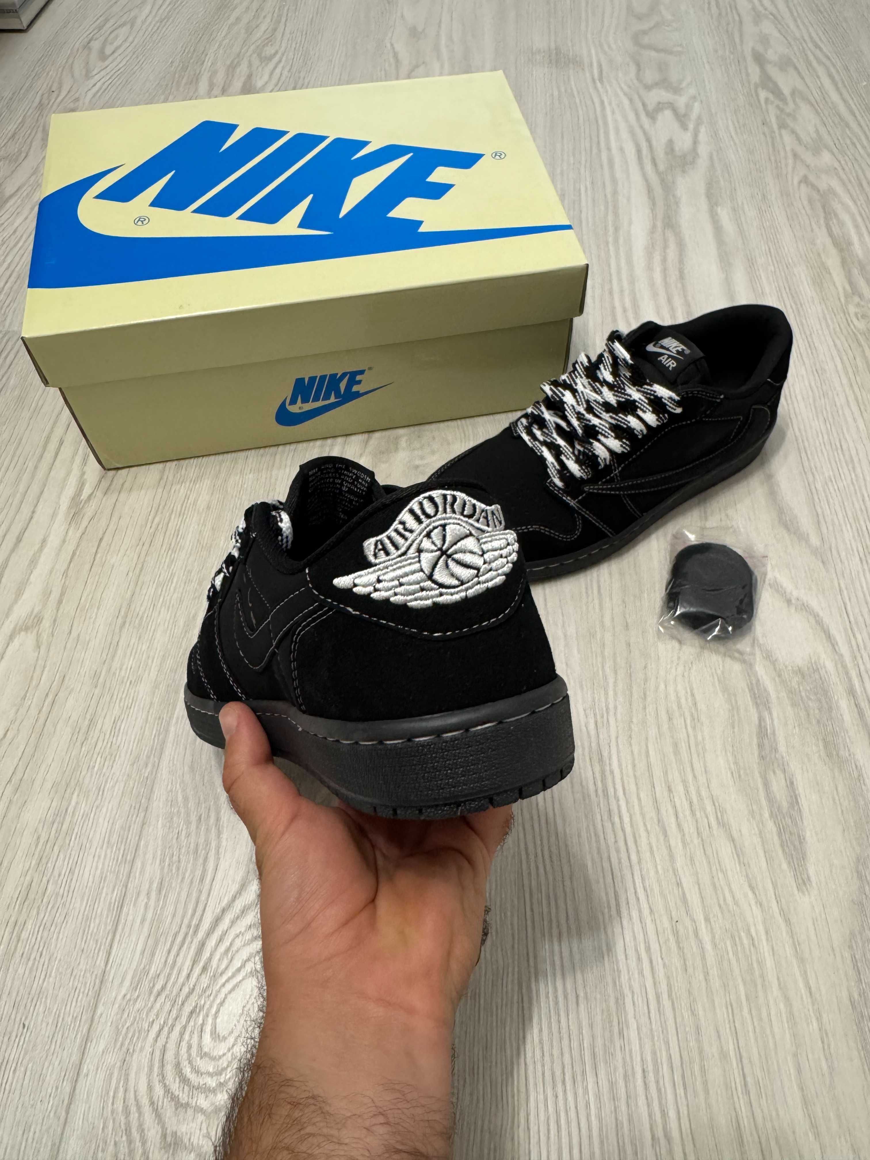 Adidasi Jordan x Travis Scott Air Jordan 1 Low OG "Black Phantom"