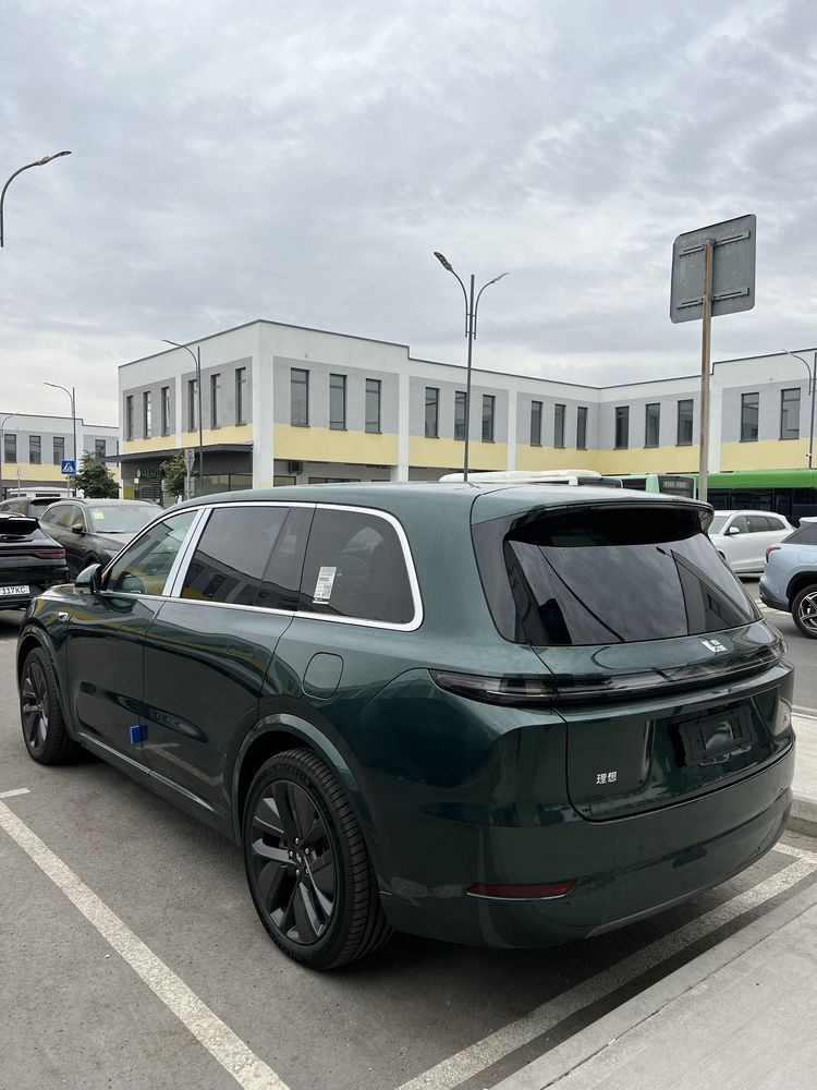 L9 ultra green black 2024