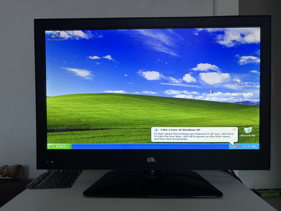 Vând PC funcțional cu Windows Xp
