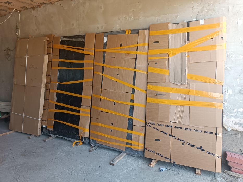 Входные двери разные