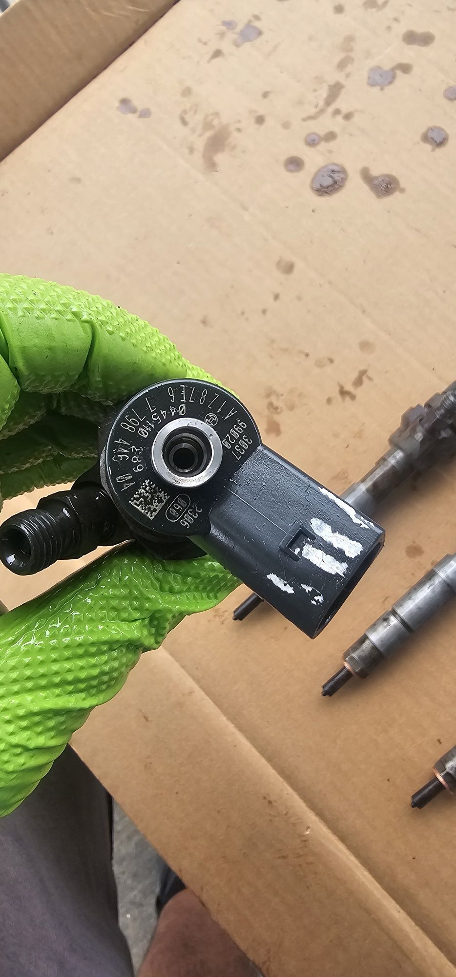 Injectoare bmw seria 3 e90 lci 2.0d 143cp ..289