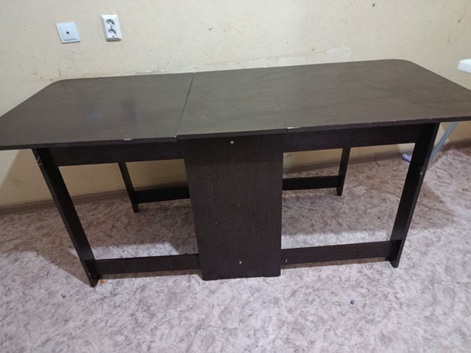 Продам стуля и 2табуретки