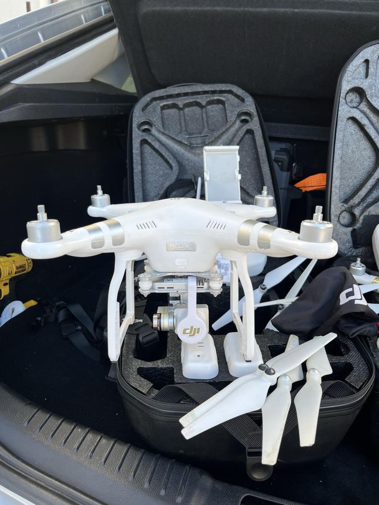 Два дрона dji phantom 3 advanced