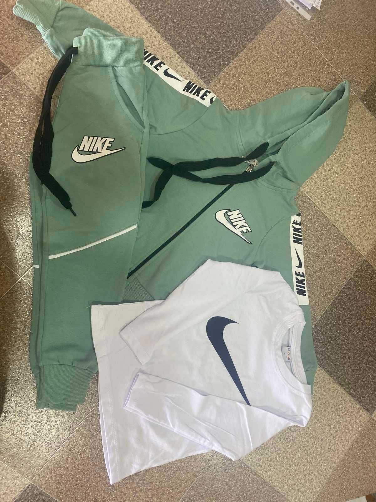 Детски екип Nike 3 части.