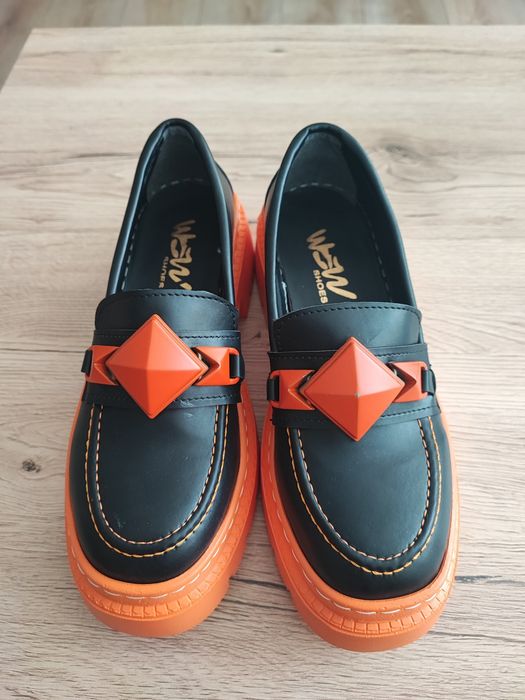 Дамски кожени обувки