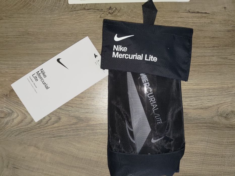 Футболни кори Nike Mercurial Lite,размер L