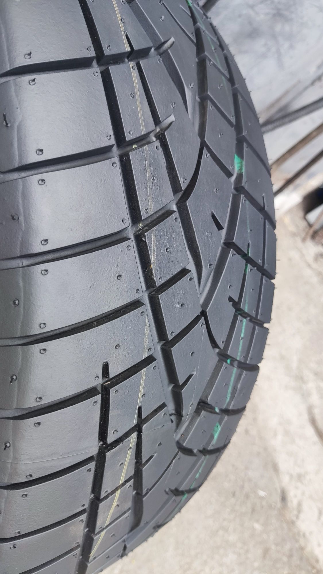 1бр. лятна гума 195/50/15 Toyo Proxes R1-R
7.7mm
Много добро състояние