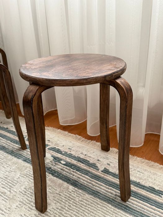 Продам деревянные табуретки.