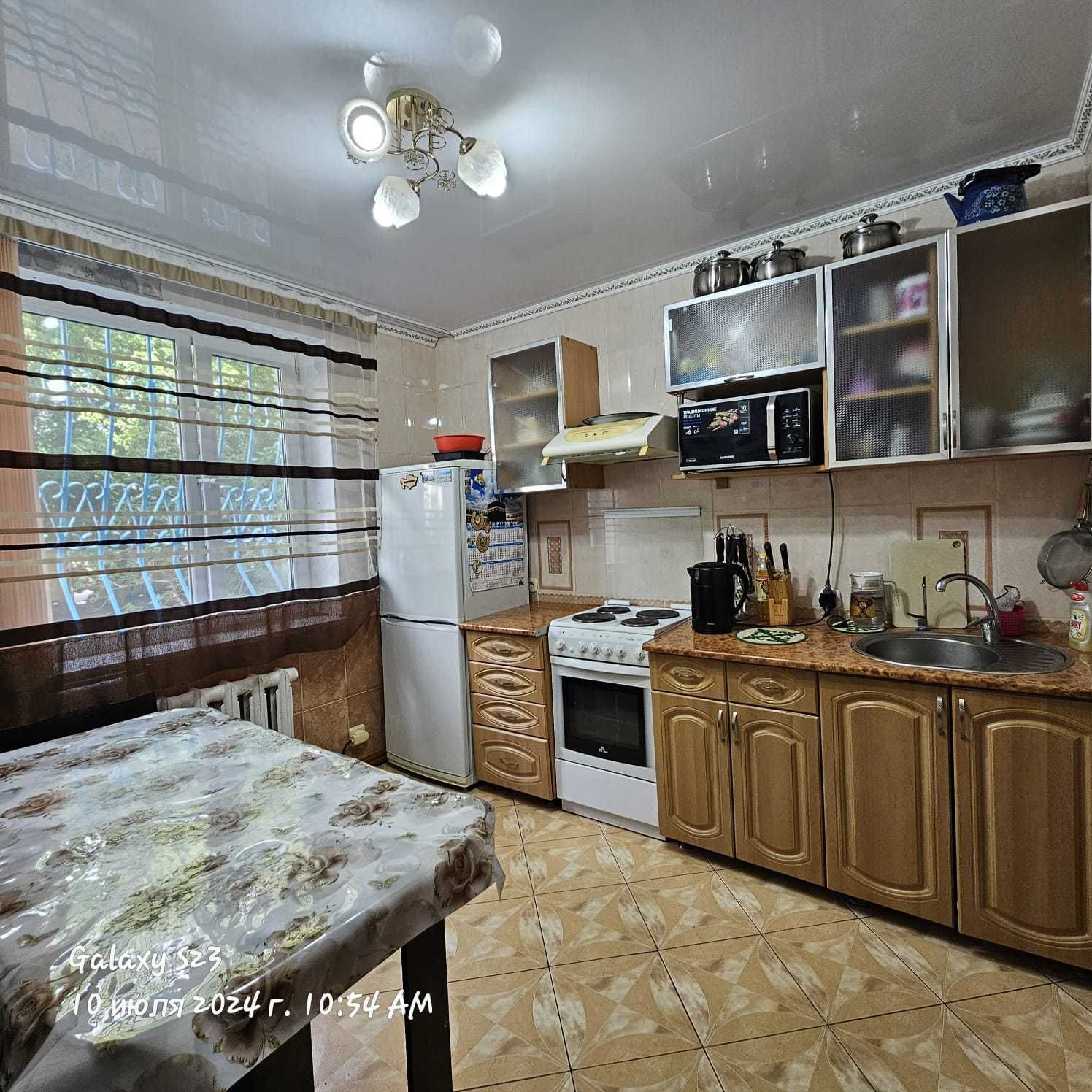 Продам просторную и уютную 4-комнатнатную квартиру на ул. Караганды!