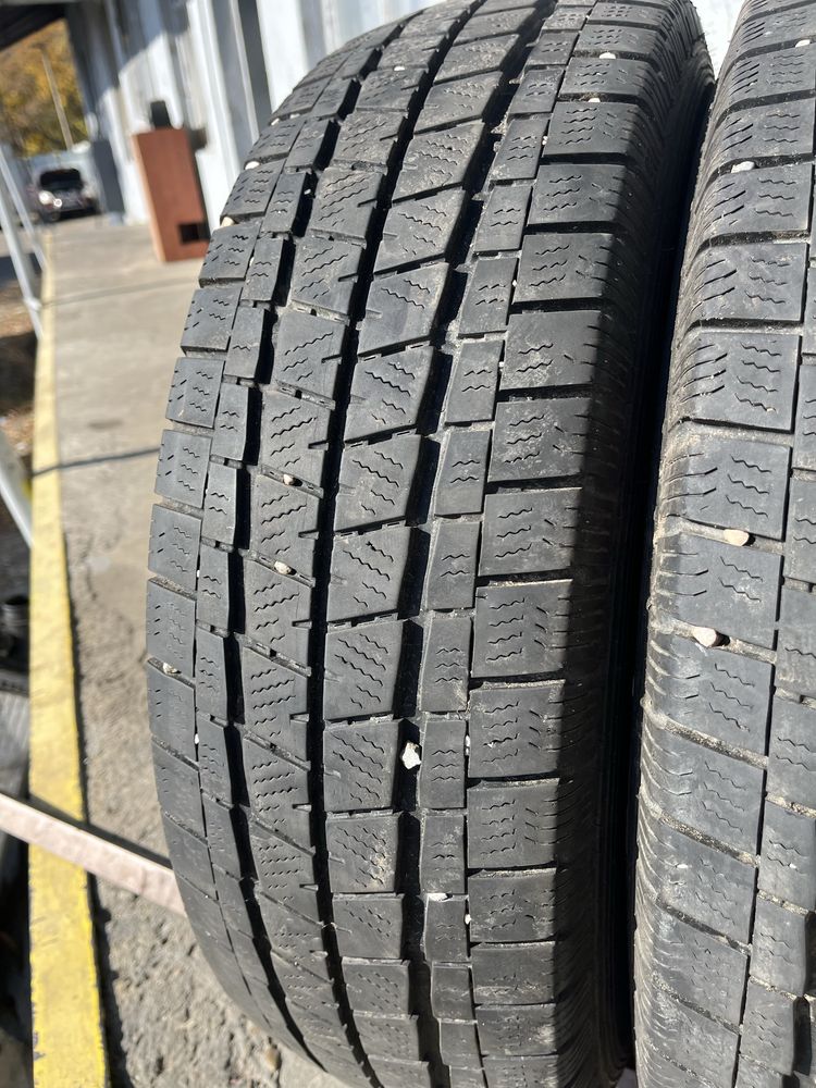 2 бр. гуми за бус 215/75/16C Falken DOT 1922 6 mm
