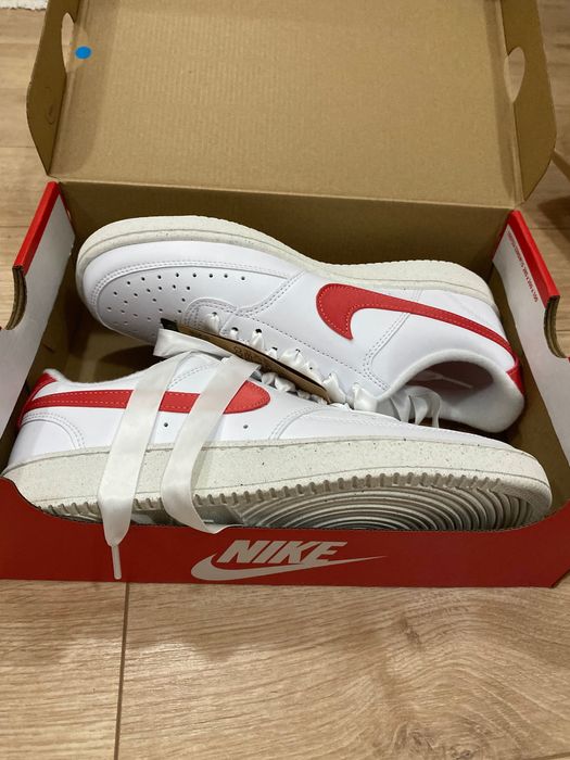 Нови оригинални дамски обувки Nike