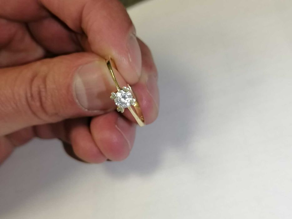 Златен дамски " годежен пръстен " - 2.20 грама - 14к