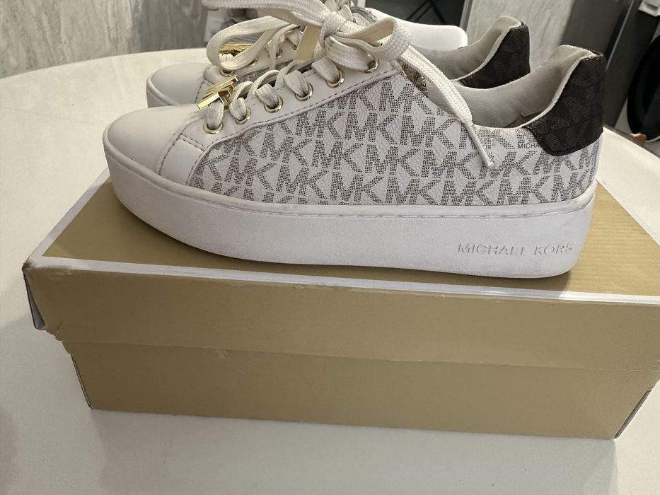 Продам кеды кроссовка