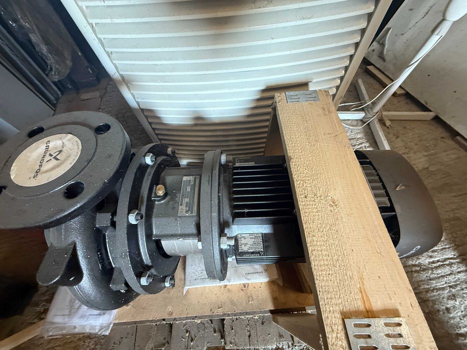 Pompă centrifugală verticală Grundfos TP50-200/215 A-F-A-BAQQV